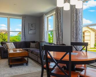 No Cleaning Fee10% Offwalk To Mountainamenities+ - Stratton - Living room