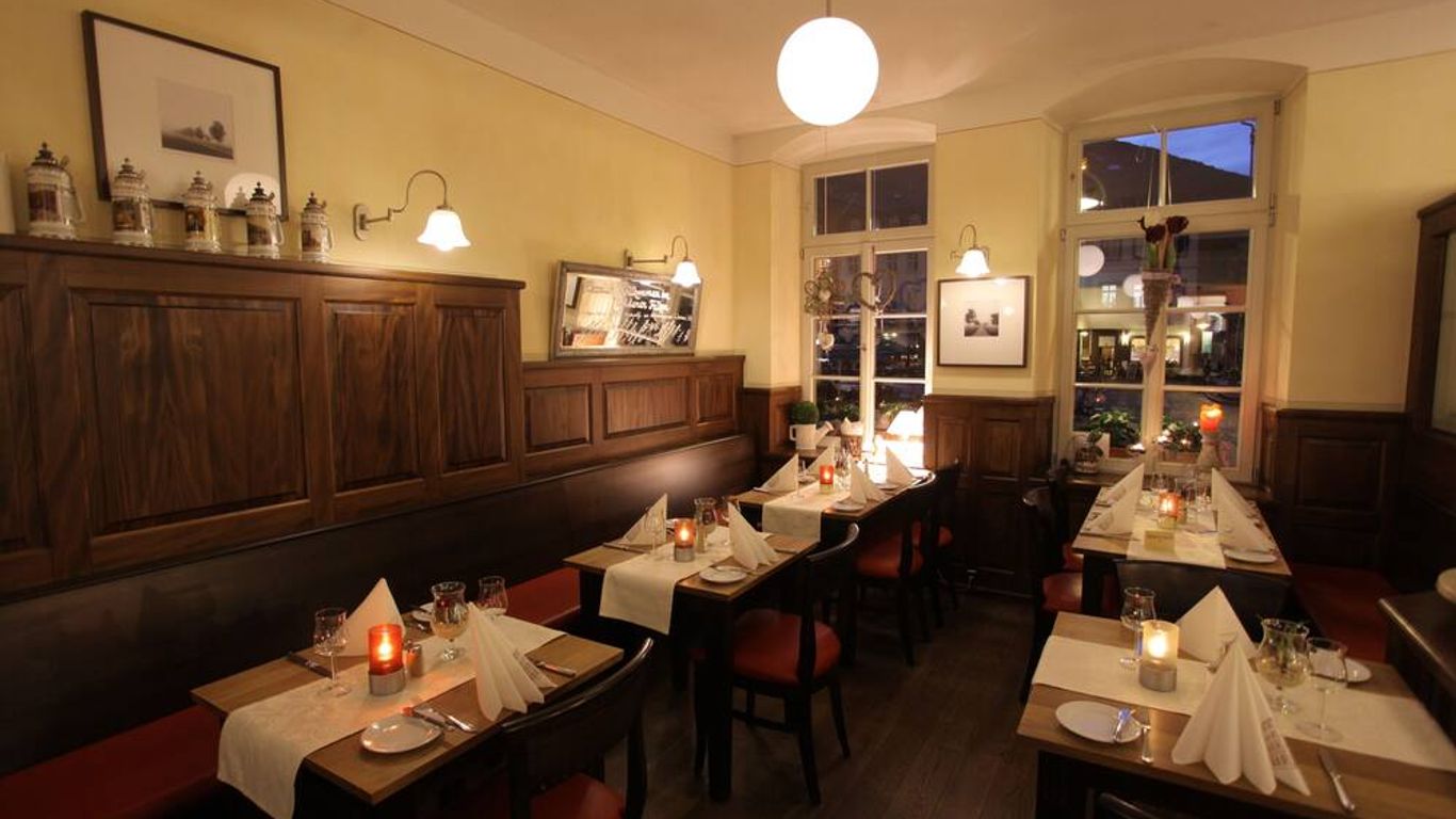 Hotel Goldener Falke