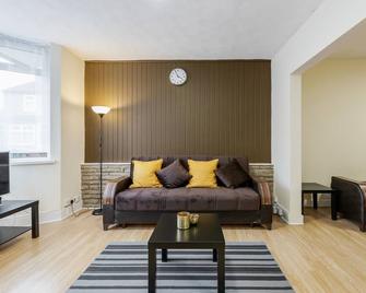 Beautiful 2-Bed House in quiet cul-de-sac - Barking - Living room