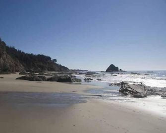 Private 2 Bedrm 1 Bath On Acre Plus, Children And Pets Welcome. - Gualala - Playa