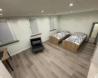 City Apart 2 Stadtwohnung Mit Netflix Nahe Bahnhof - Sinsheim - Chambre