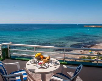 Apartamentos Vistamar - Es Migjorn Gran - Balcony