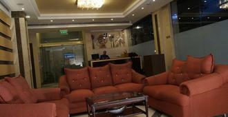 The Pelican Hotel - Chandigarh - Lobby