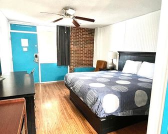 Rodeway Inn Nashville Donelson - Nashville - Phòng ngủ