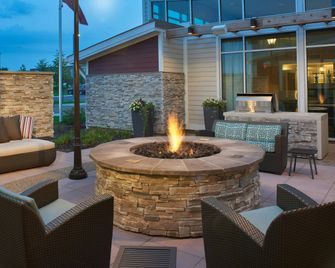 Residence Inn by Marriott Chicago Bolingbrook - Bolingbrook - Binnenhof