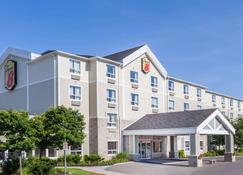 Super 8 by Wyndham Peterborough - Peterborough - Bâtiment