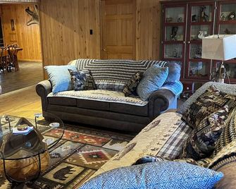 Family and Pet friendly, Lodge is 20 mins From Penn State, State College PA - Philipsburg - Sala de estar