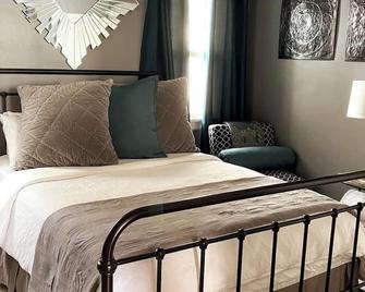 Charming 2-bedroom house with in lovely Salt Lake, close to everything - Salt Lake City - Bedroom