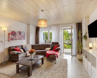 Ferienwohnung Am Schlehbach - Rettenbach - Sala de estar