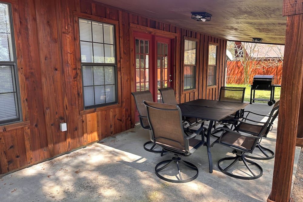 Spacious 3BR Modern Cabin – Walk to Waterpark!