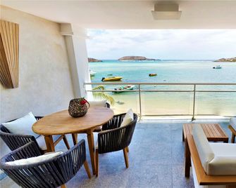 Hotel Les Ondines Sur La Plage - Густавія - Балкон