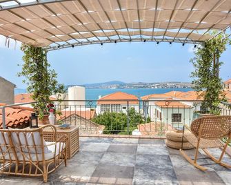 Lunaria Guest House - Ayvalık - Balcón