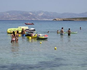 Surfing Beach Village - Santa Maria