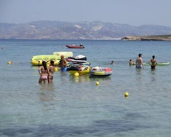 Surfing Beach Village - Santa Maria