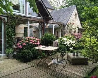 Chambres d'Hôtes Côté Campagne - Vaux-sur-Aure - Binnenhof