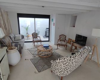 Chai Restaure Au Coeur Du Village - Ars-en-Ré - Living room