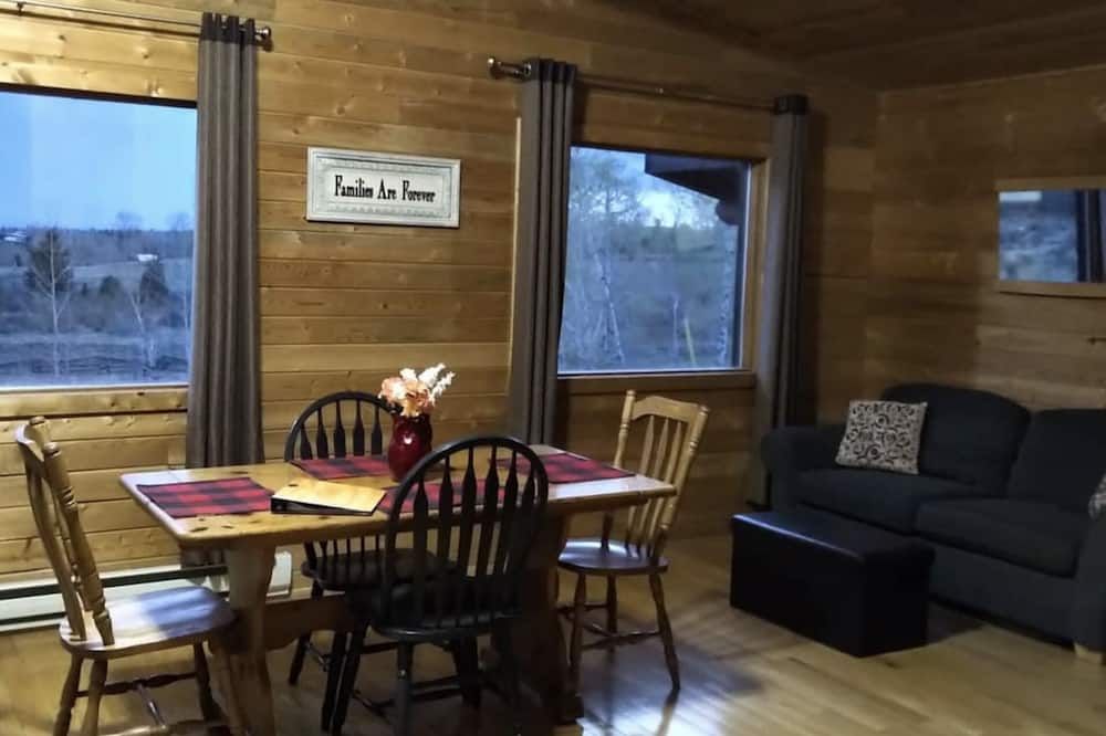 Meadow Lake Guest Ranch - Eagle Suite - Lakeview House - Clinton - Їдальня