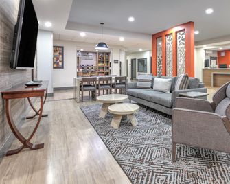 Candlewood Suites Houston I-10 East By IHG - Houston - Lobby