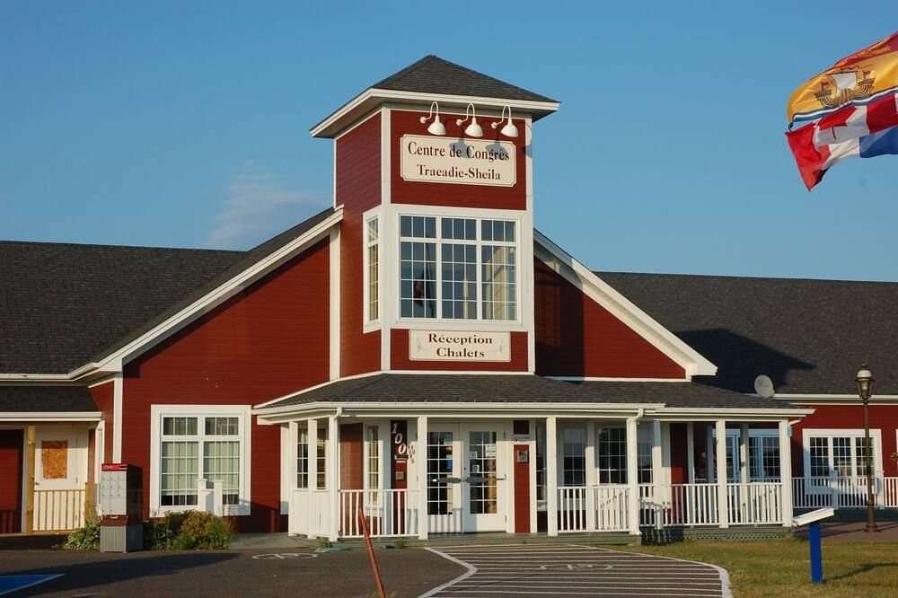 Villegiature Deux Rivieres Resort - Tracadie-Sheila - Bâtiment