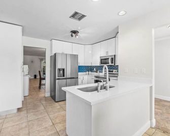 Great City - Wellington - Kitchen