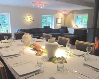 Delightful Castle in Bastogne with bubble bath - Bastogne - Restaurace