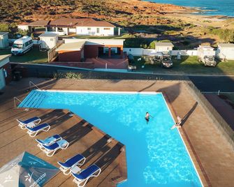 Kalbarri Red Bluff Tourist Park - Kalbarri - Piscina