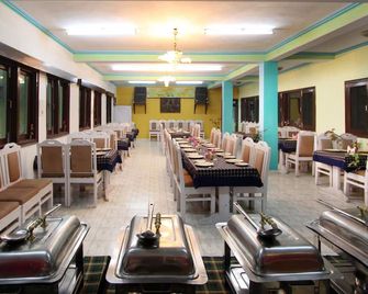Shining Star Resort - Khajjiar - Restaurant
