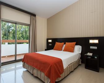 Hotel Pradillo Conil - קוניל דה לה פרונטרה - חדר שינה