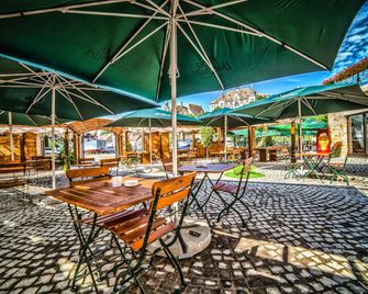 DoubleTree by Hilton Sighisoara - Cavaler - Sighisoara - Pátio