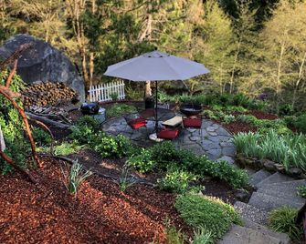 Creekside Hideaway - Nevada City - Patio