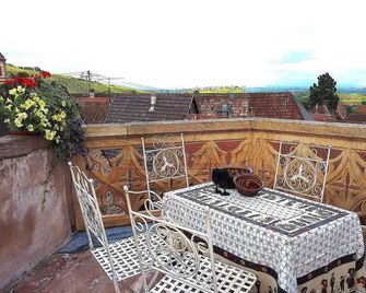Adrihof À Riquewihr, Cour De L'abbaye D'autrey - Riquewihr - Balkon