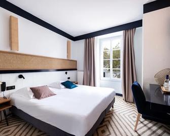 Hôtel Le Français - La Flotte - Bedroom