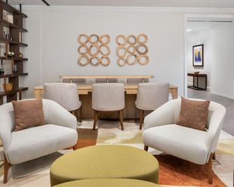 Sheraton Stonebriar Hotel - Frisco - Living room