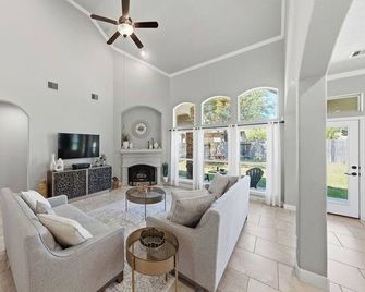 Cozy 4bdrm 3bath Home in The Woodlands - Magnolia