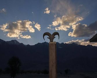 Baltistan Fort Skardu Resort - Skārdu - Edificio