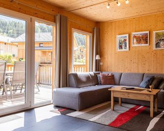Modern Chalet With Whirlpool - Sankt Georgen ob Murau - Huiskamer
