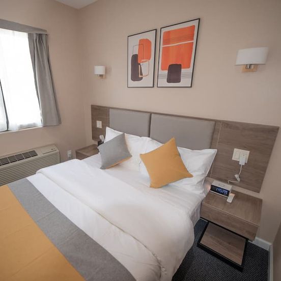 Bedroom view of Flushing Garden Hotel