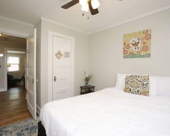 Forrest Lake Hidden Gem! 3 Min To Ft Jackson - Columbia - Bedroom