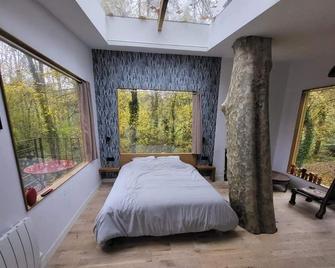 La maison dans l'arbre - Escolives-Sainte-Camille - Bedroom