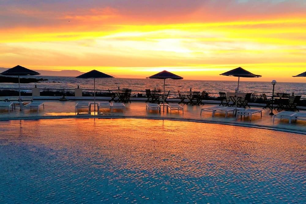 Zorbas Beach Village Hotel