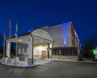 Holiday Inn Express Cleveland Airport - Brook Park - Brook Park - Edificio