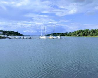 7 Person Holiday Home in Grisslehamn - Grisslehamn - Vista del exterior