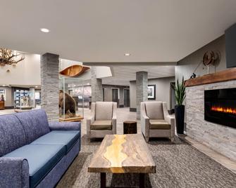 La Quinta Inn & Suites by Wyndham Fairbanks Airport - פיירבנקס - לובי