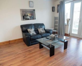 City Oasis - Sleeps 6 - Near Co-op Live & Stadium - Manchester - Salon