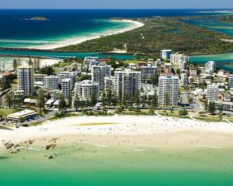 Como Unit 5 - Coolangatta - Beach