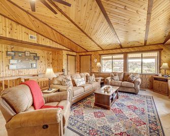 Mtn And Golf Course Views Payson Retreat - Payson - Soggiorno
