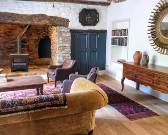 Henllys - Newport - Living room