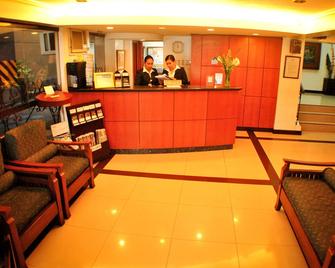 Fersal Hotel - Manila - Manila - Front desk