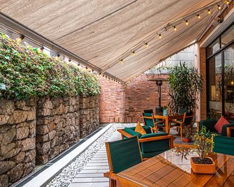 84 Dc - Bogotá - Patio