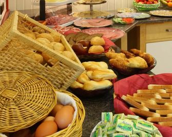 Im Rheintal - Kamp-Bornhofen - Buffet